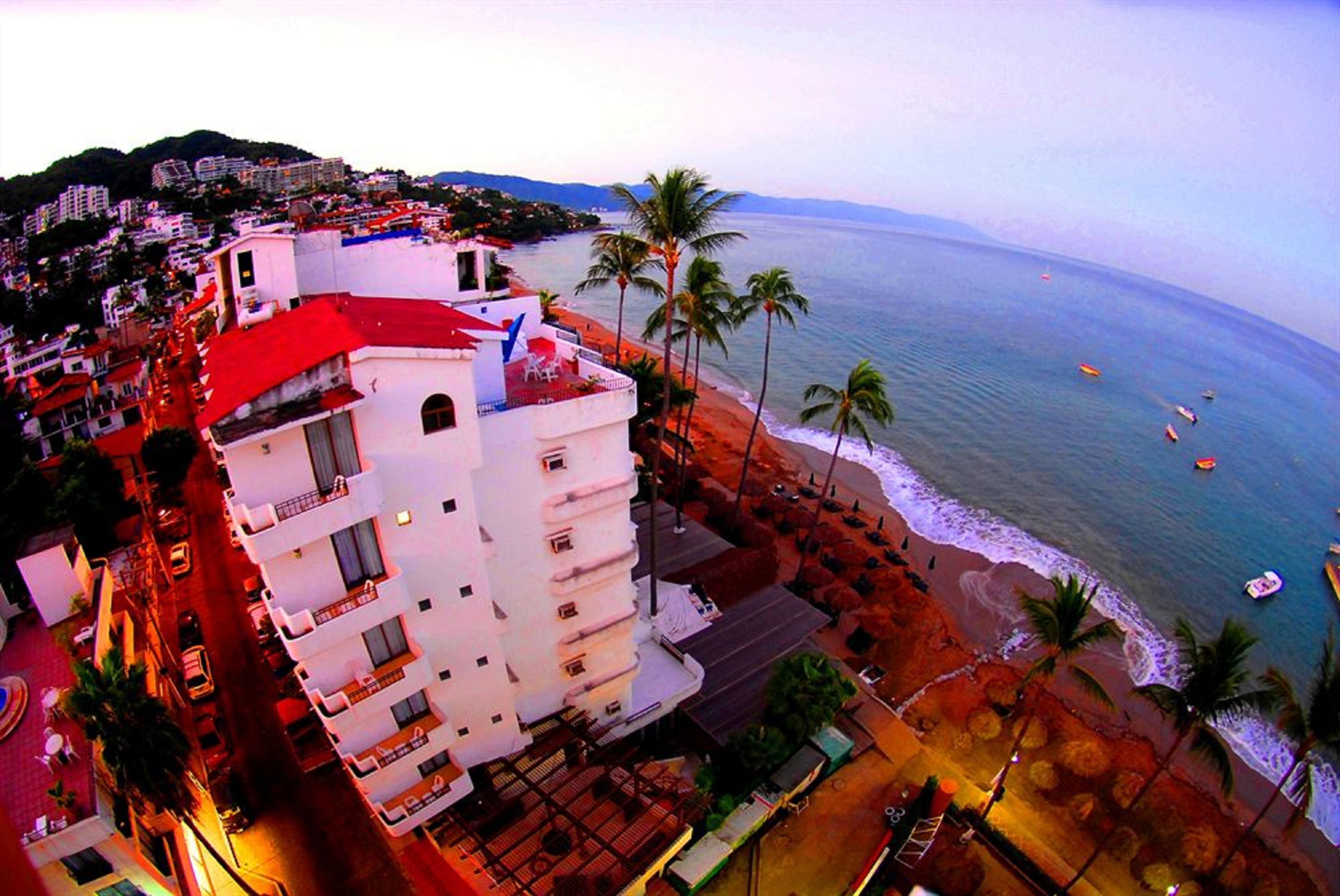 Emperador Vallarta Beachfront Hotel And Suites Puerto Vallarta Exterior foto